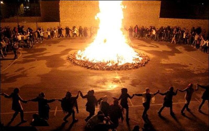 عضو حوزه علمیه قم: چهارشنبه‌سوری نماد شرک و کفر نیست/ حاکمیت اجازه دهد مردم خودشان سنت‌های ملی را انجام دهند؛