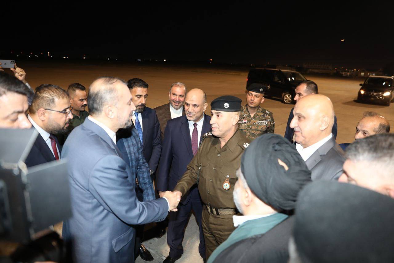 ورود امیرعبداللهیان به فرودگاه نجف (عکس)