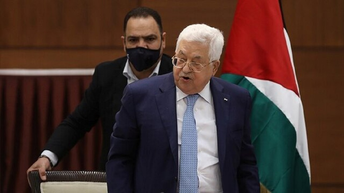 محمود عباس برای رژه 