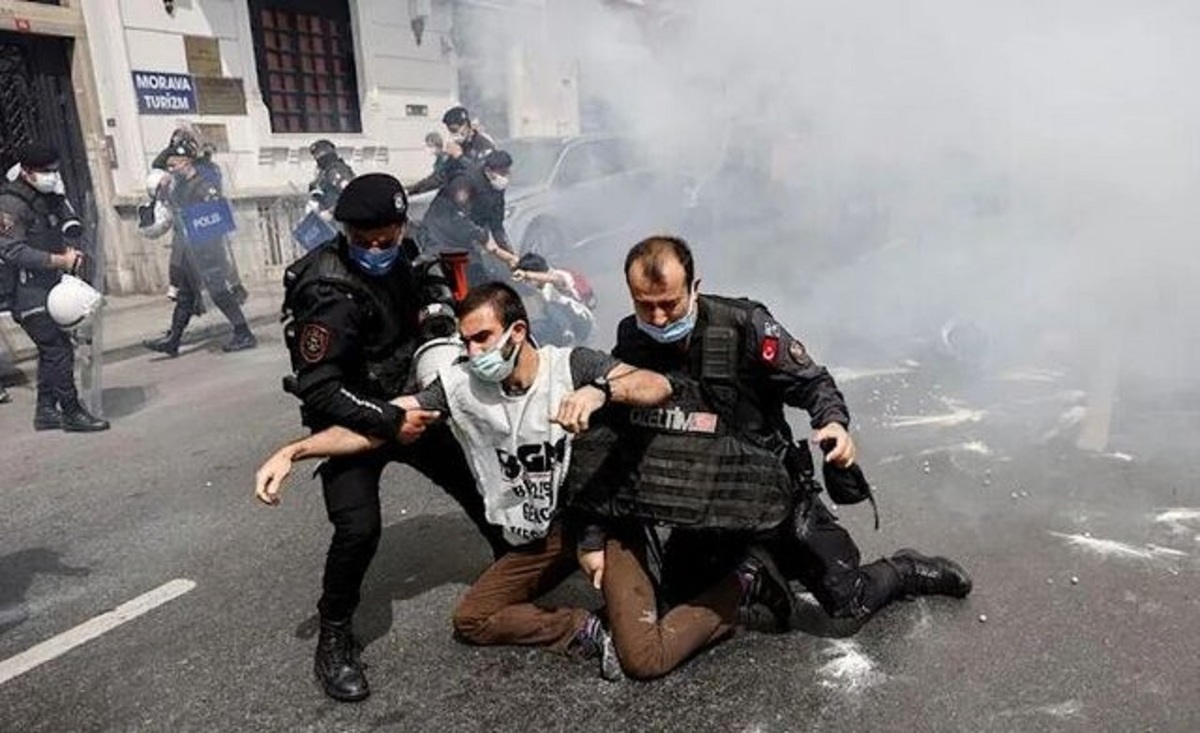 به خشونت کشیده شدن تظاهرات اعتراضی در ترکیه