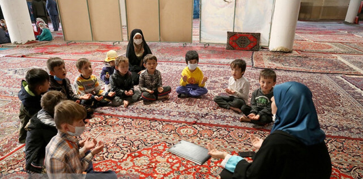 مدرسه‌ای در قزوین که امید کودکان افغان است