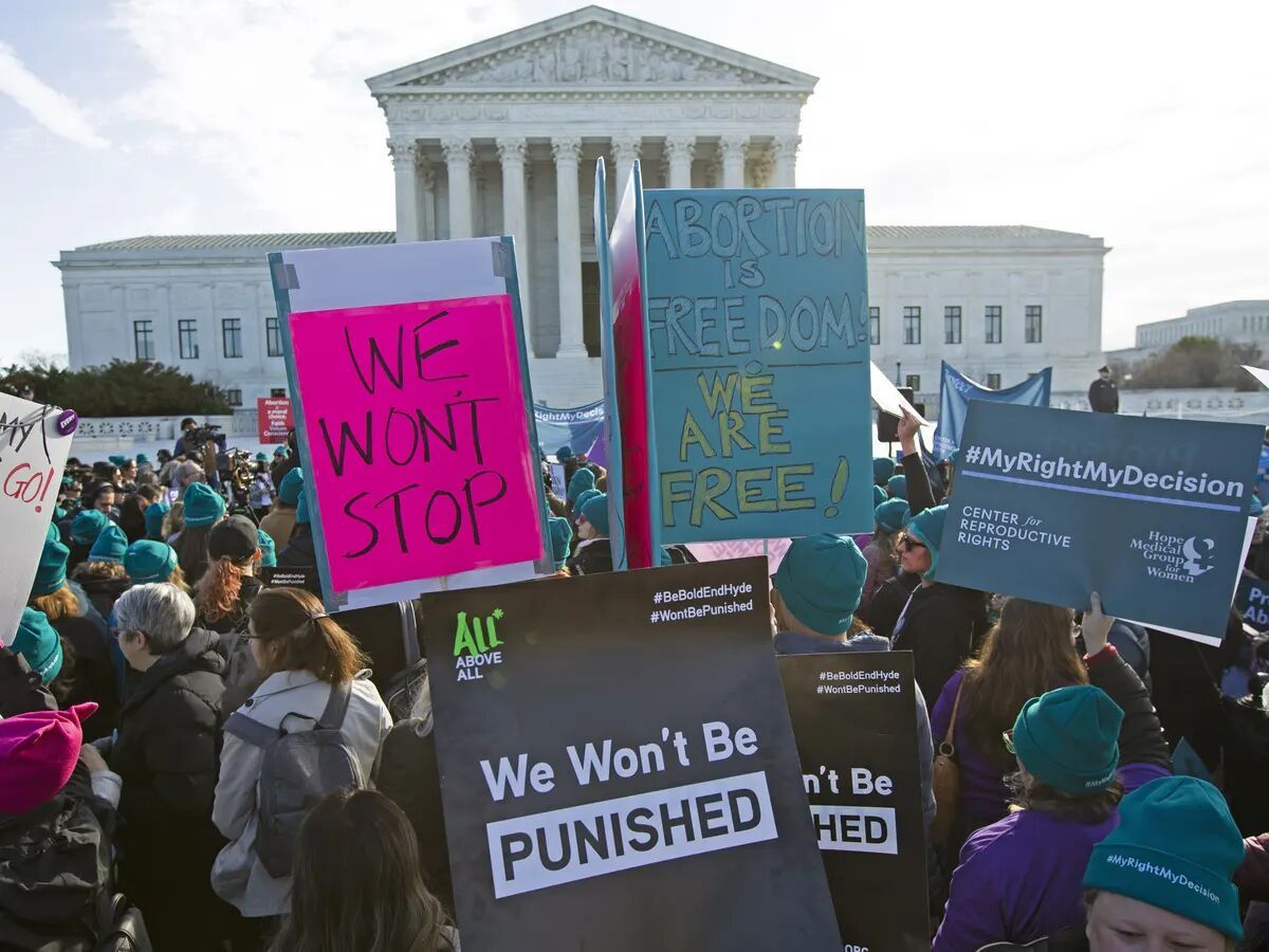 دیوان عالی آمریکا می‌خواهد سقط جنین را ممنوع کند