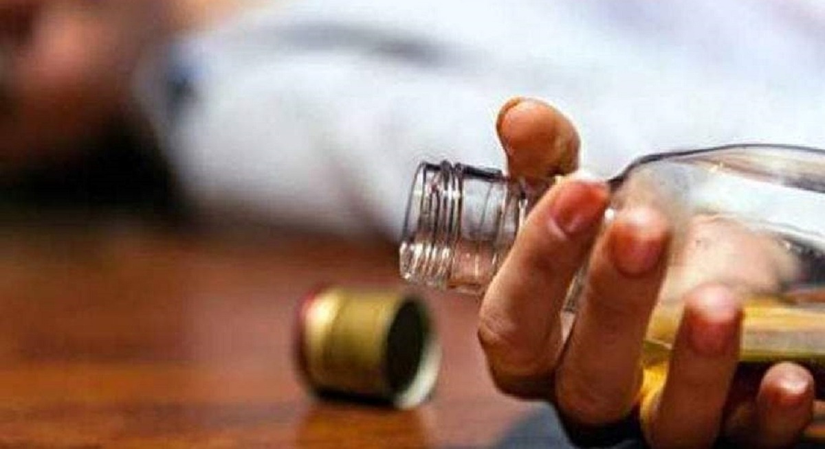 تعداد قربانیان مشروب دست‌ساز در بندرعباس به ۱۴ نفر رسید/ در ۲۴ ساعت گذشته ۱۱ نفر دیگر مسموم شدند