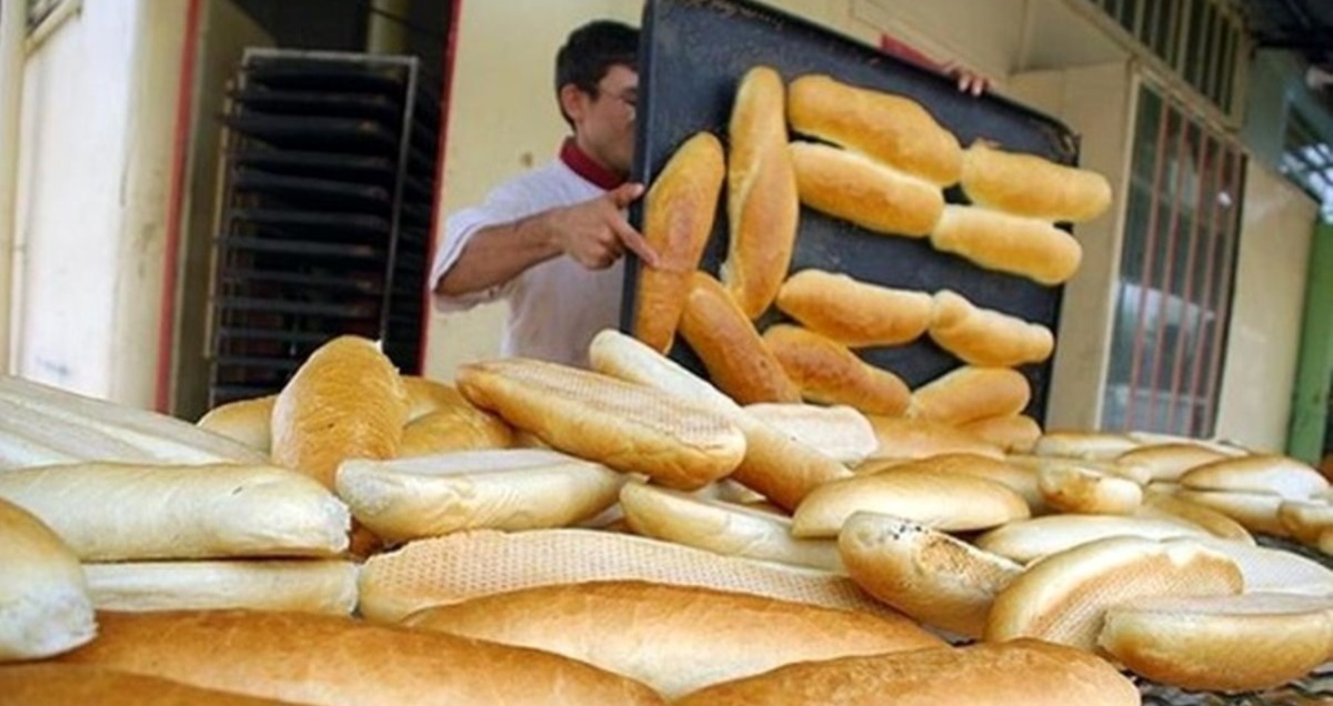 افت ۶۰ تا ۷۰ درصد فروش نان فانتزی/ نرخ یک کیسه آرد ۱۰ برابر شد