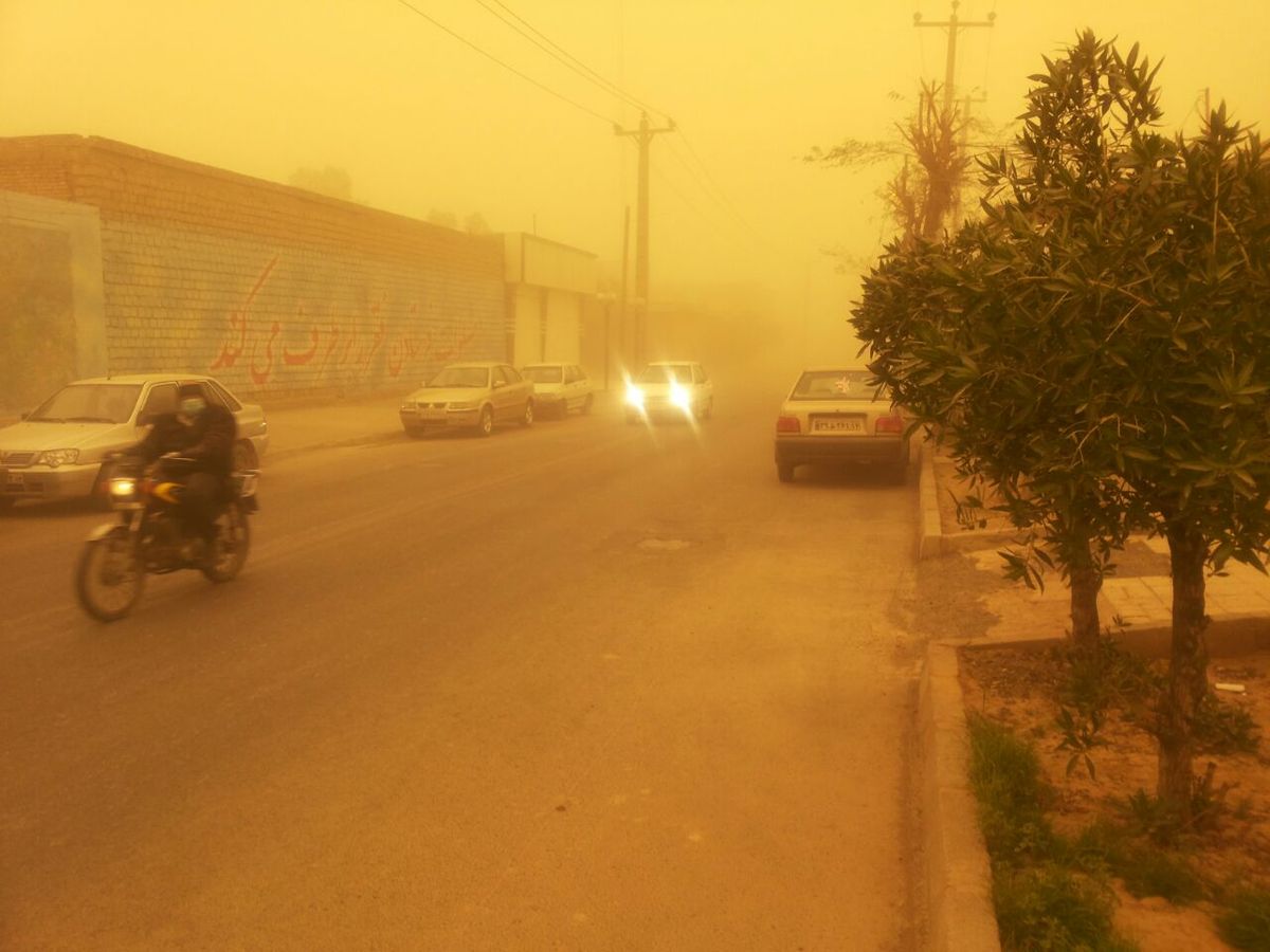 غلظت گرد و غبار دشت آزادگان خوزستان، ۴۲ برابر حد مجاز