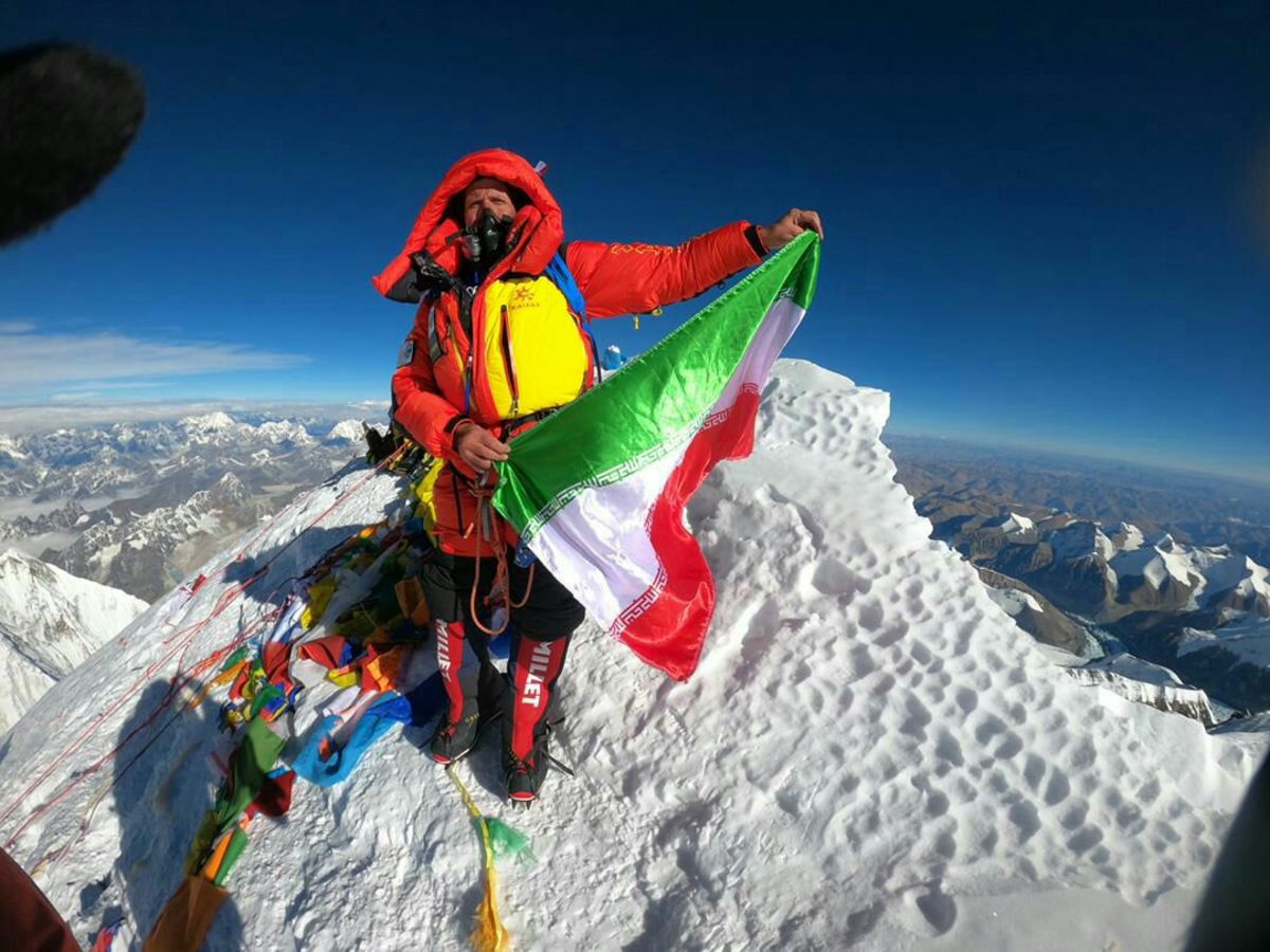 پیام کوه نورد ایرانی از فراز قله اورست (فیلم)