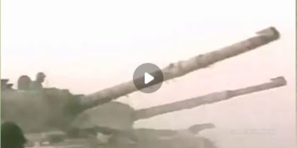 ببینید| فیلمی از هدف قرار گرفتن تانک ارتش ایران در دوران جنگ