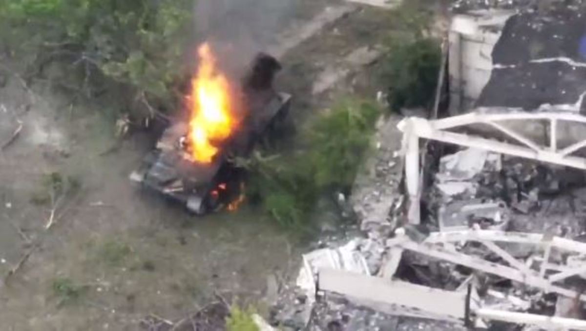 ببینید| گزارش ناشیانه تلویزیون روسیه، محل خمپاره انداز را لو داد و اوکراینی ها حمله کردند
