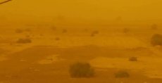 طوفان شدید و گرد و خاک در سیستان و بلوچستان (فیلم)
