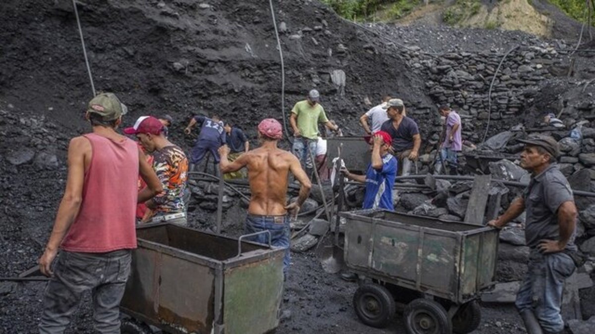 ۷ کشته در انفجار معدن زغال سنگ در کلمبیا
