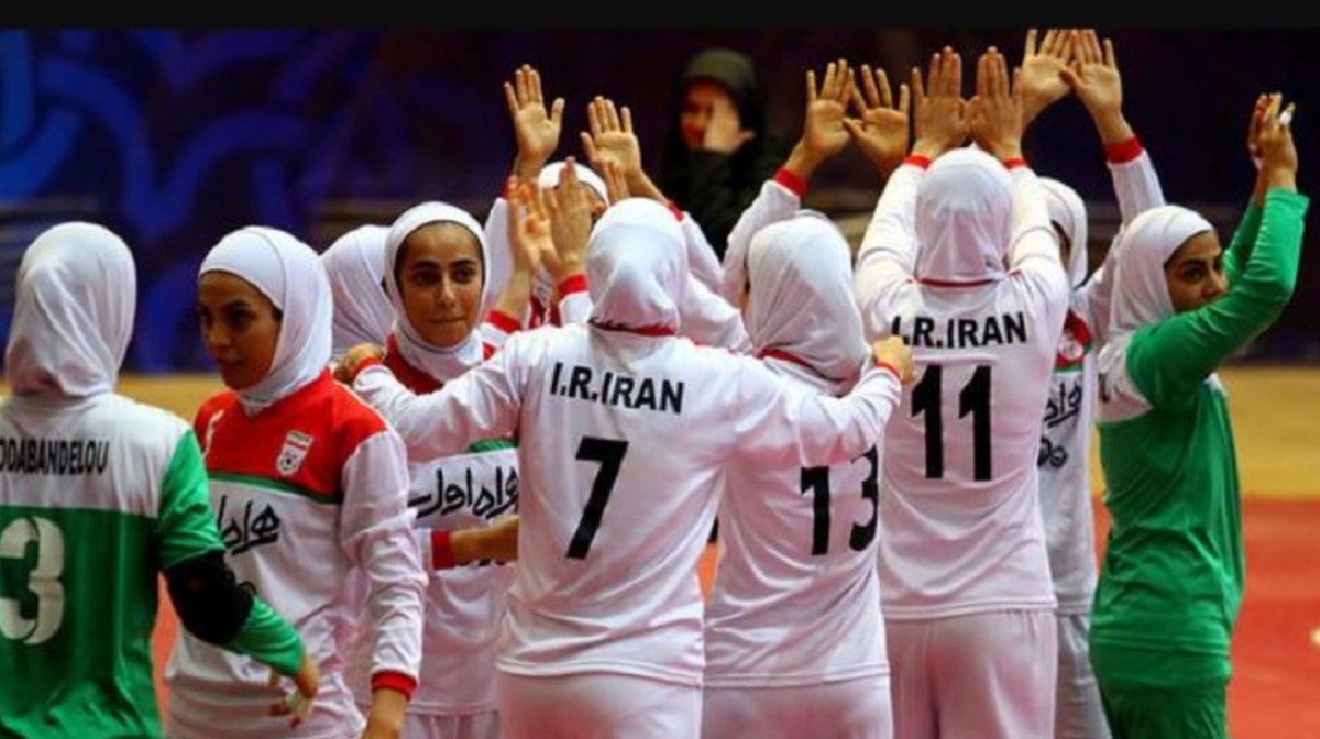 عباس عبدی: ورزش زنان؛ نمونه‌ای از تعارضات سیاستی