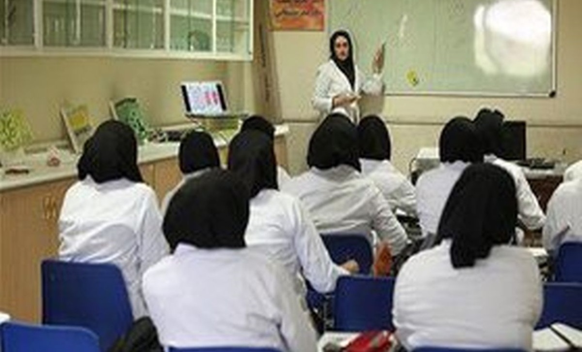الزام دانشگاه علوم پزشکی تهران به اجرای آیین‌نامه پوشش دانشجویان