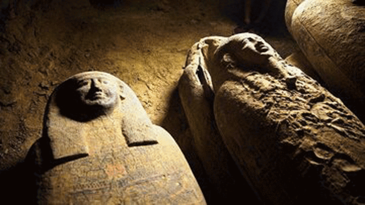 ببینید| کشف مومیایی‌ های ۲۵۰۰ ساله در مصر
