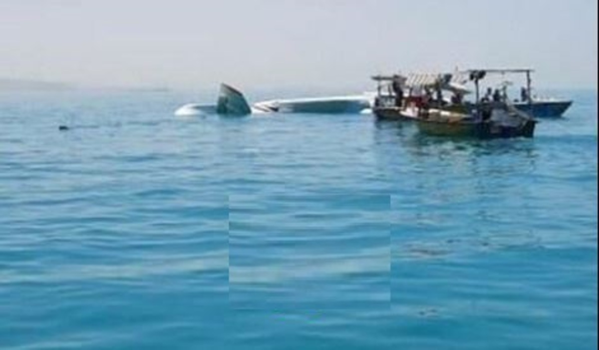 سقوط یک فروند هواپیما در آب‌های جزیره قشم (فیلم)