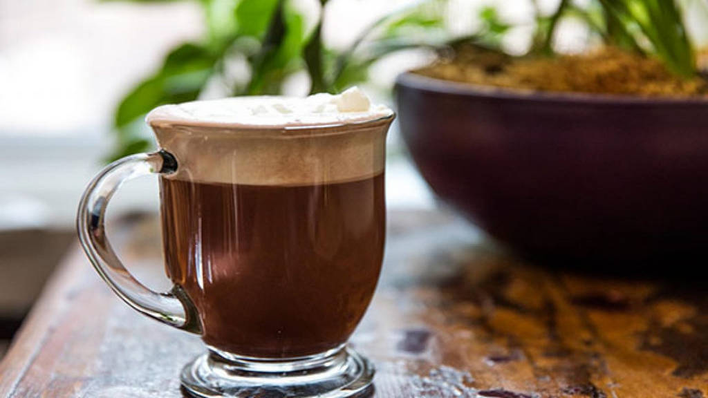 طرز تهیه قهوه موکا به ۲ روش کافی‌شاپی و خانگی