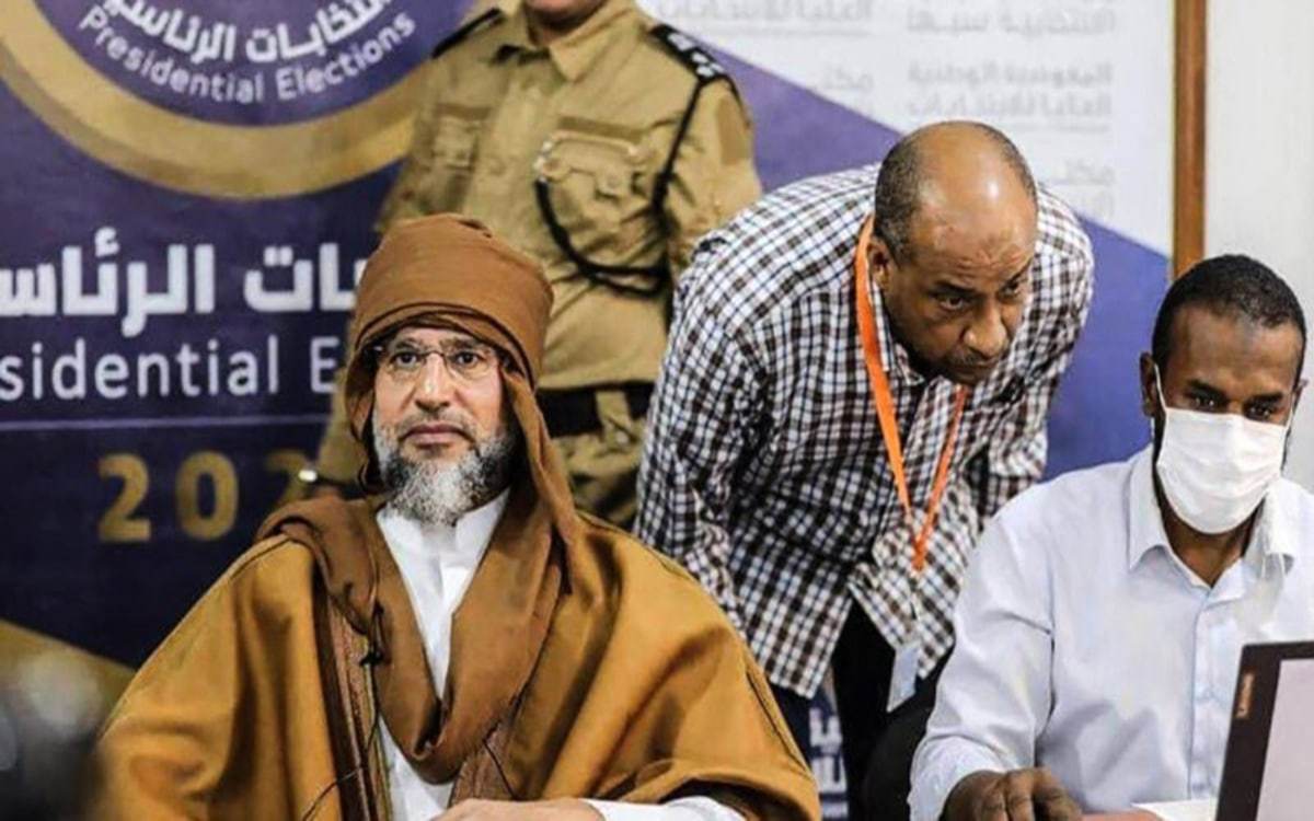 ابتکار عمل پسر قذافی برای حل بحران لیبی: برخی افراد از روند انتخابات ریاست جمهوری کناره گیری کنند