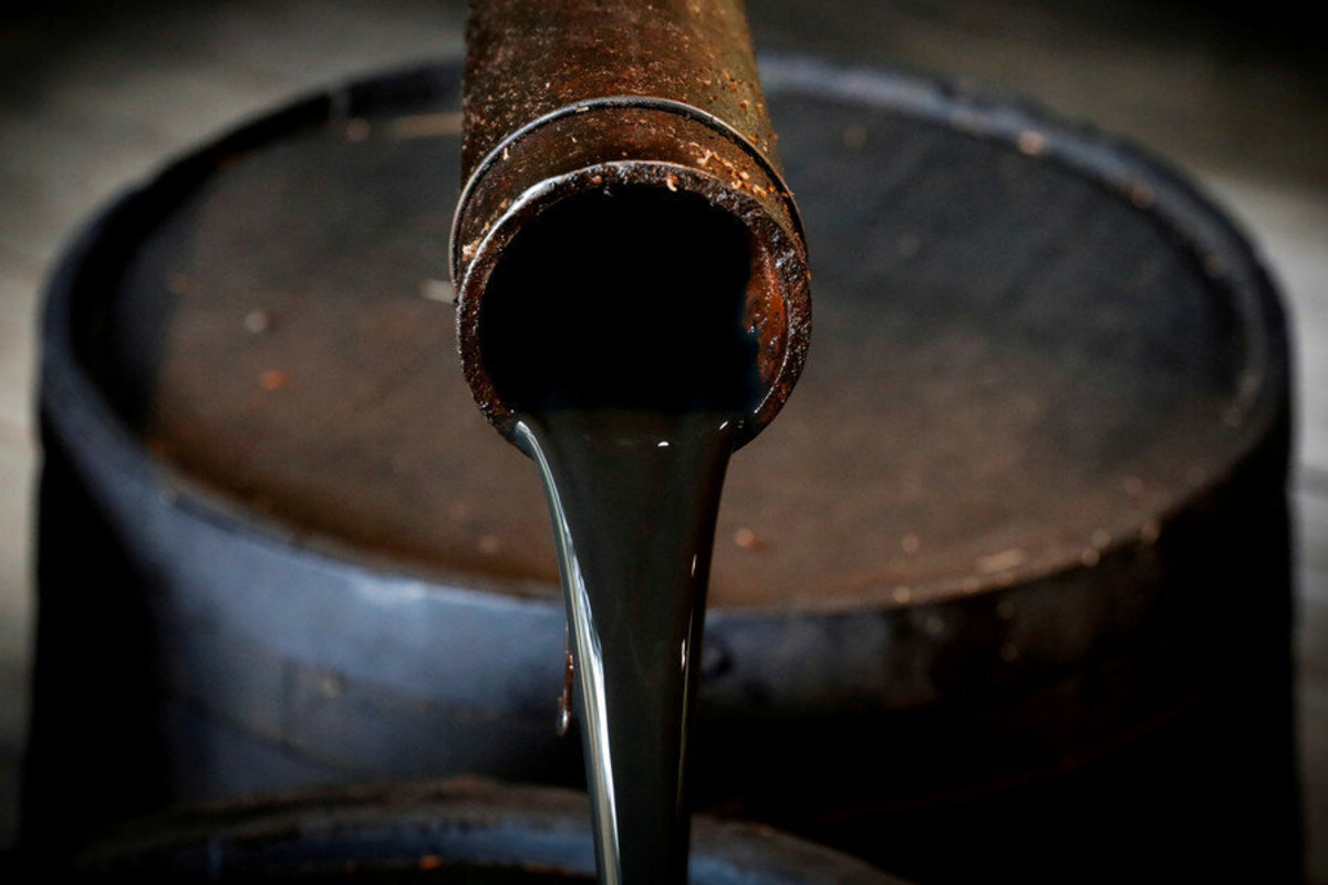 ببینید| ماجرای بزرگ‌ترین فواره نفت تاریخ در بیابان‌های قم