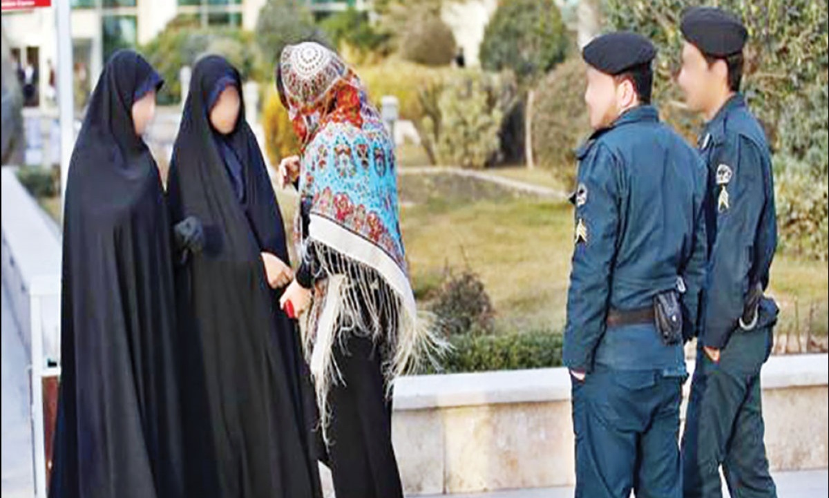 جمهوری اسلامی: چرا مردم فکر می کنند در مبارزه با بدحجابی کاسه ای زیر نیم کاسه است؟