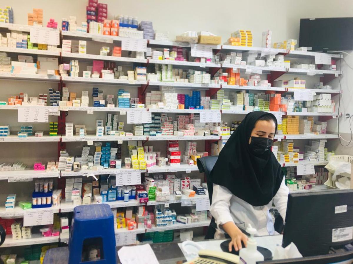 1600 قلم داروی ایرانی تا 30 درصد گران شد / وزارت بهداشت: افزایش قیمت را بیمه‌ها جبران می‌کنند