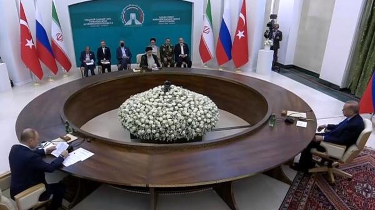 پوتین: ایران، روسیه و ترکیه اقتصاد سوریه را احیا کنند