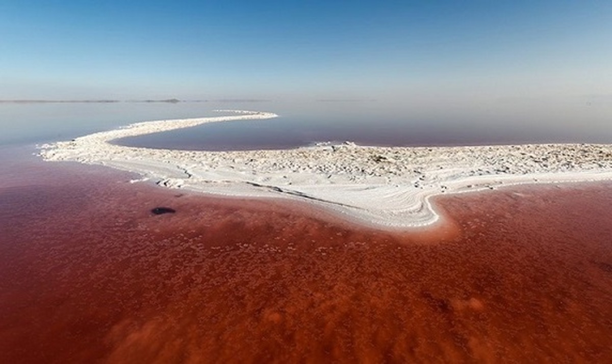 پرواز بر فراز دریاچه ارومیه با کشتی خیال