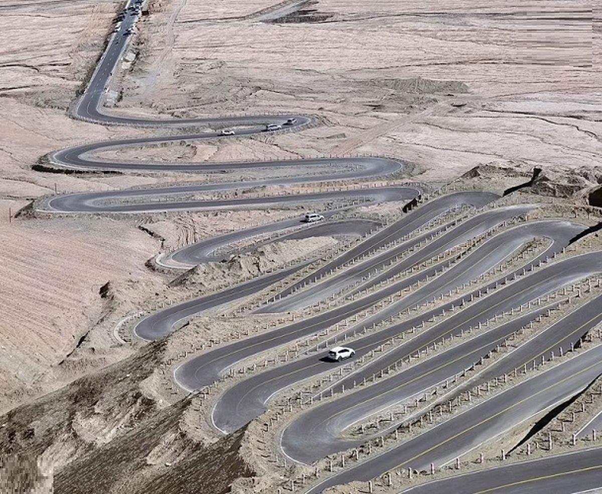 ببینید| جاده‌ای شبیه اژدها با ۲۰۰ پیچ در چین