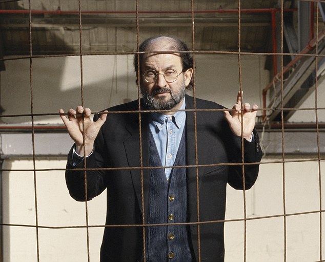 احمد سلمان رشدی ؛ داستان زندگی یک محکوم به اعدام (+تصاویر)