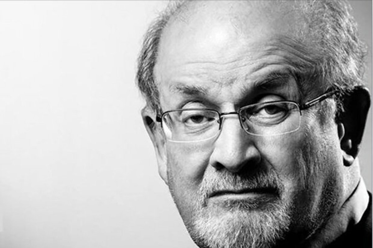 ببینید| سلمان رشدی سال ۲۰۱۷ : دیگر نیازی به محافظ ندارم!