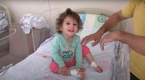 انتقام سخت کودک ۲ساله از مار نیم متری