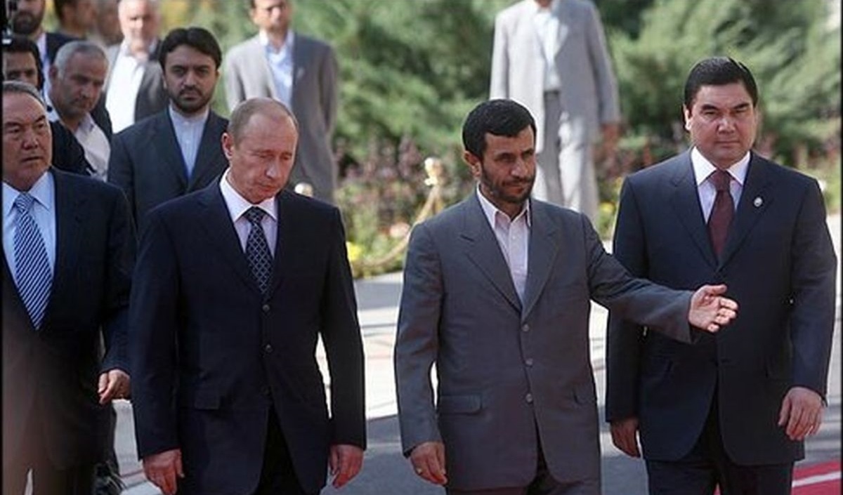 نامه احمدی نژاد به زلنسکی: پوتین خودشیفته و شهرت طلب است