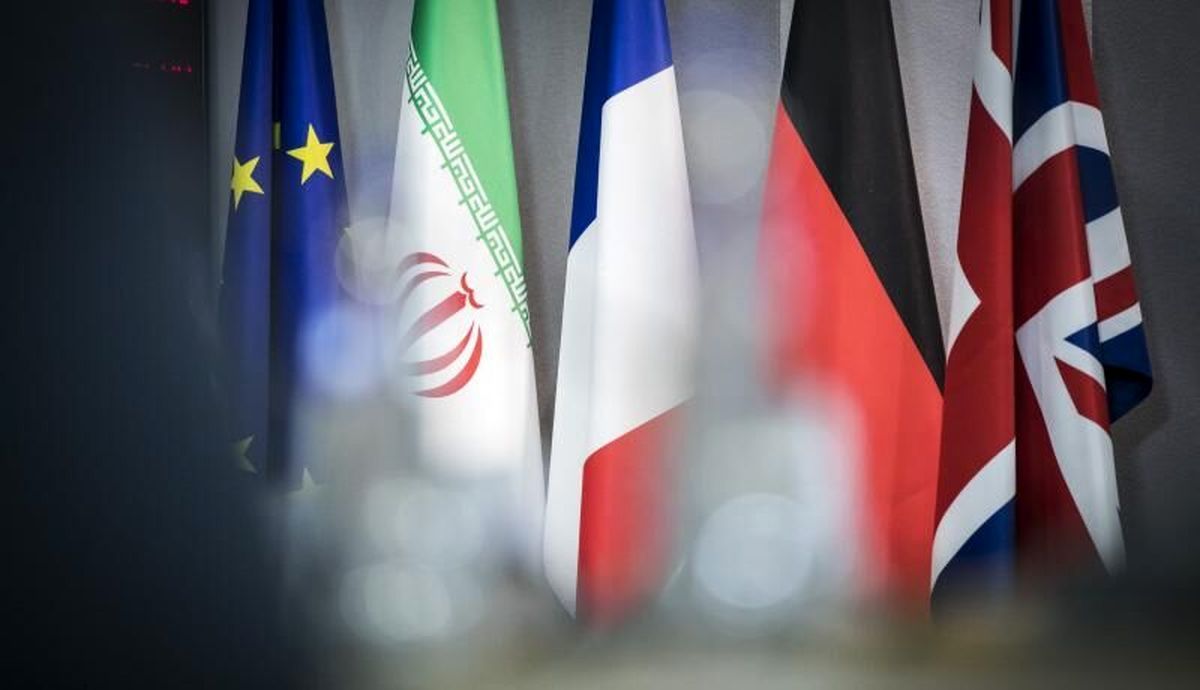 کیهان: در دولت روحانی به منتقدان مذاکره حمله می شد، اما در دولت رئیسی منتقدان با استقبال رئیس جمهور مواجه می شوند و همین یعنی آرامش بخشیدن به جامعه!
