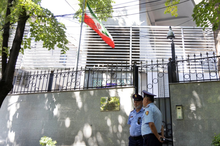 آتش زدن اسناد سفارت ایران در آلبانی قبل از ترک کشور