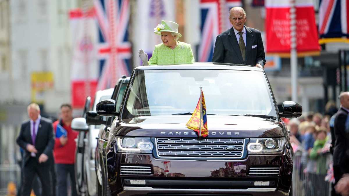 مرگ ملکه الیزابت دوم و واکنش خودروسازان مطرح جهان! (+عکس)