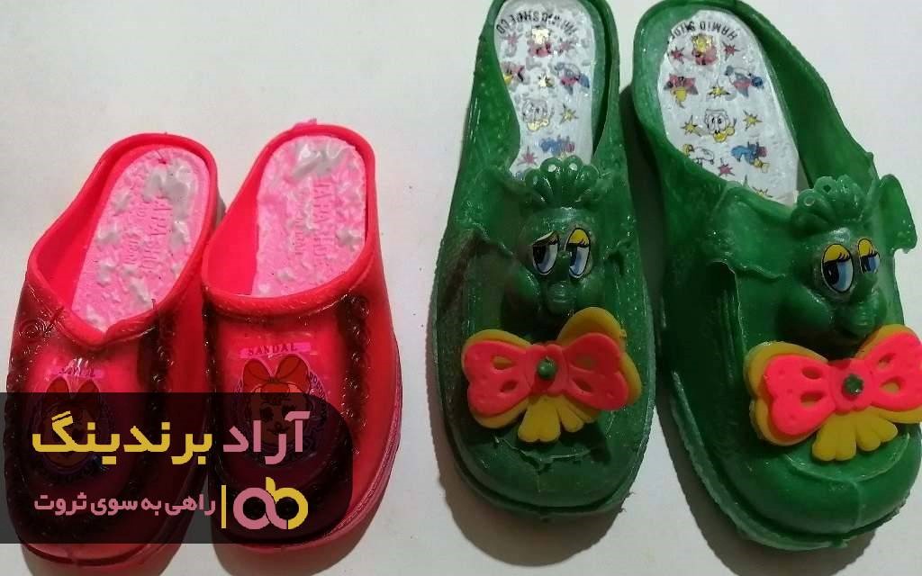 دمپایی قدیمی قرمز بندری پرطرفدار است