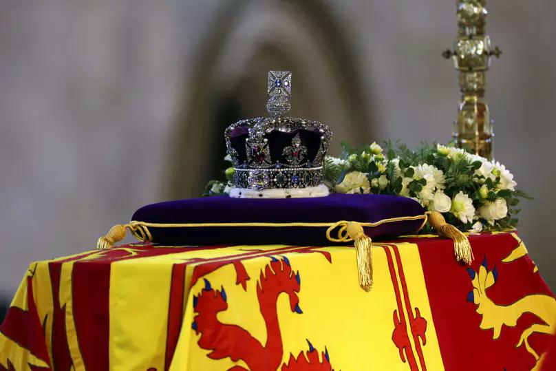 تئوری توطئهٔ: ملکه بریتانیا در تابوت نیست!