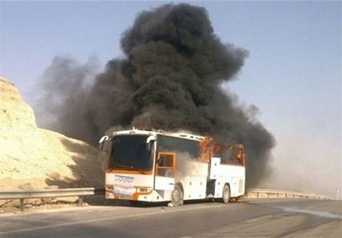 ببینید| آتش گرفتن اتوبوس در جاده شیراز به سعادت شهر در استان فارس