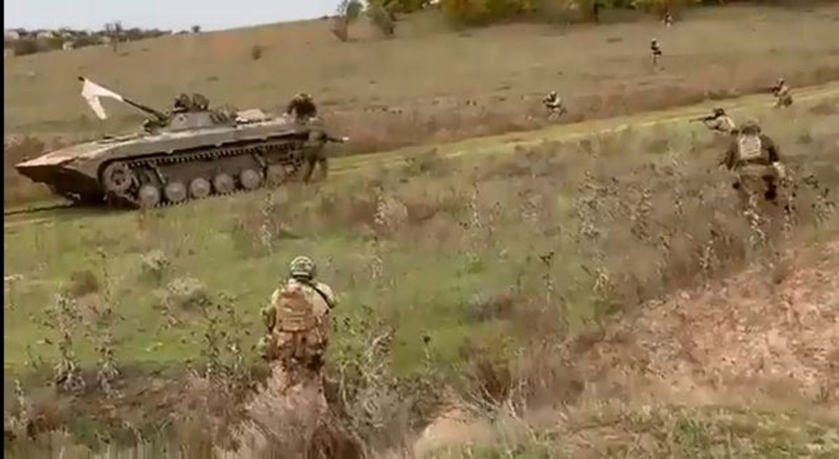 ببینید | تسلیم شدن تانک ارتش روسیه در خرسونِ اوکراین