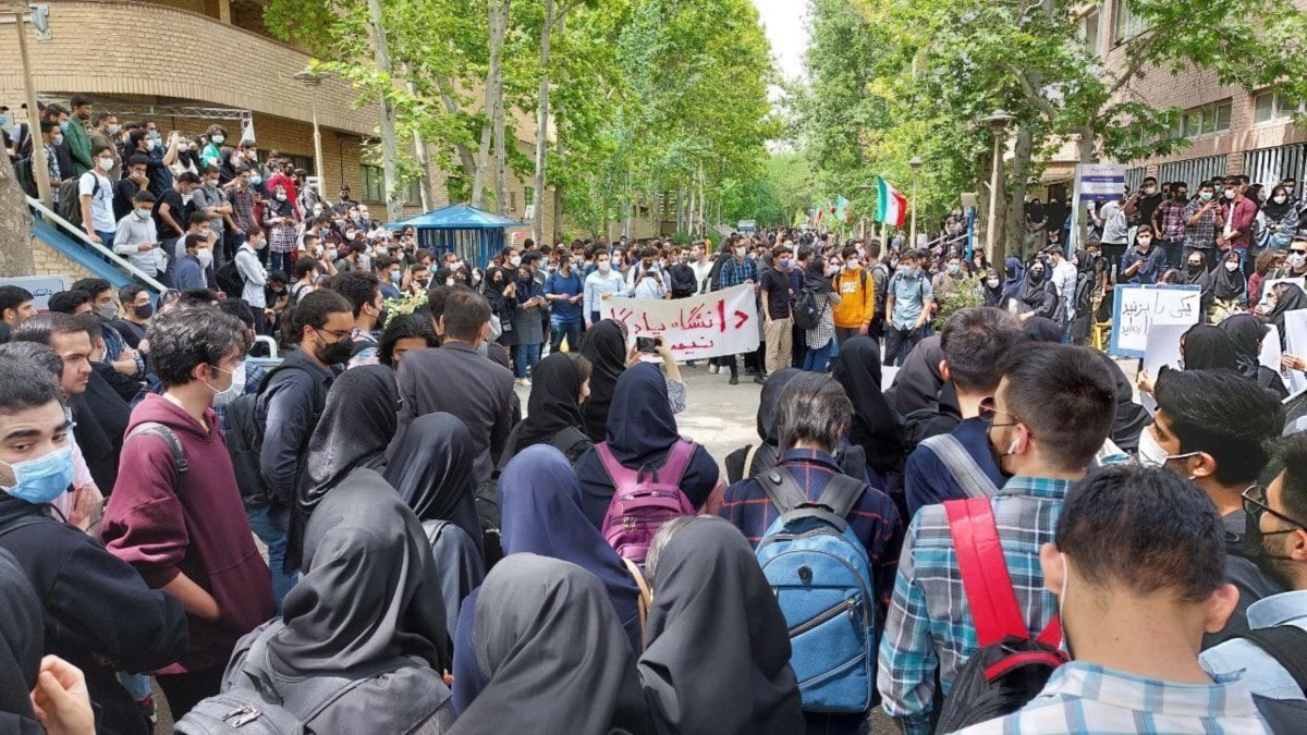  عضو مجمع تشخیص مصلحت نظام: با چه منطقی تاج زاده و جلایی پور را دستگیر کرده اند؟ / چون با دانشجویان برخورد بد شد قضیه به مدارس کشید