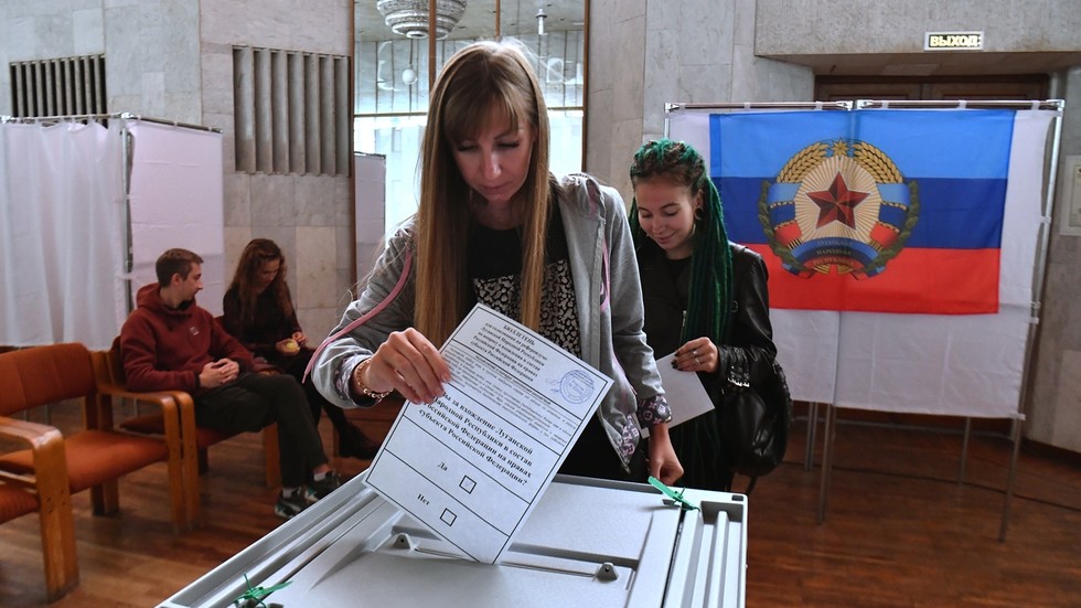امضای حکم الحاق 4 منطقه اوکراین به روسیه (+عکس)