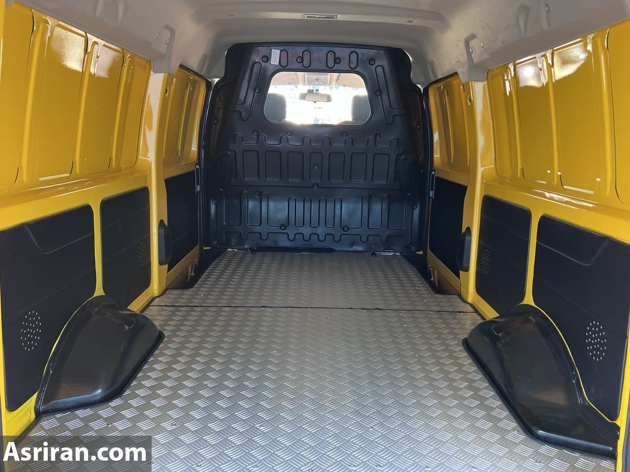 نگاهی تنها کارگو ون موجود در بازار ایران (+ عکس و مشخصات فنی)