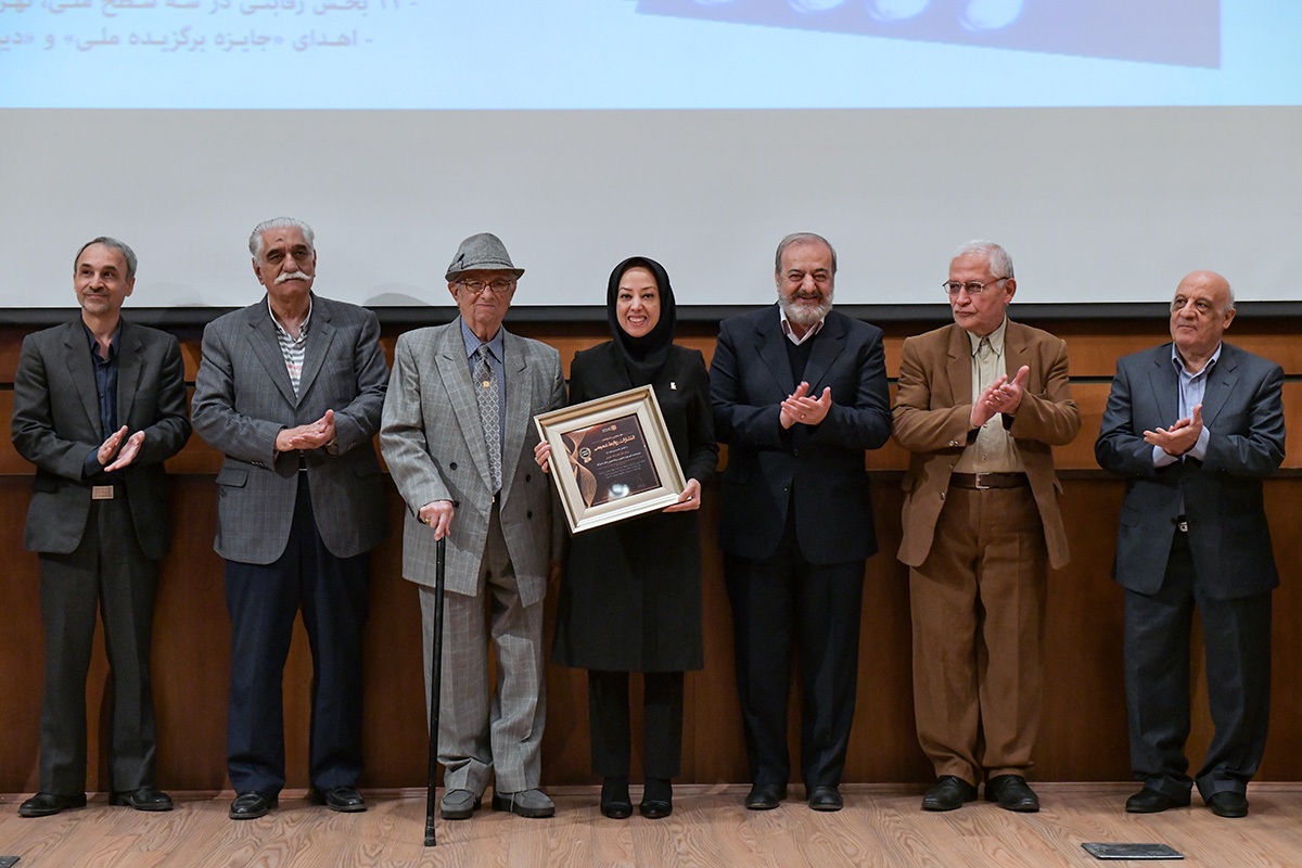  روابط‌عمومی بانک پاسارگاد جوایز هفدهمین جشنواره ملی انتشارات روابط‌عمومی را دِرو کرد