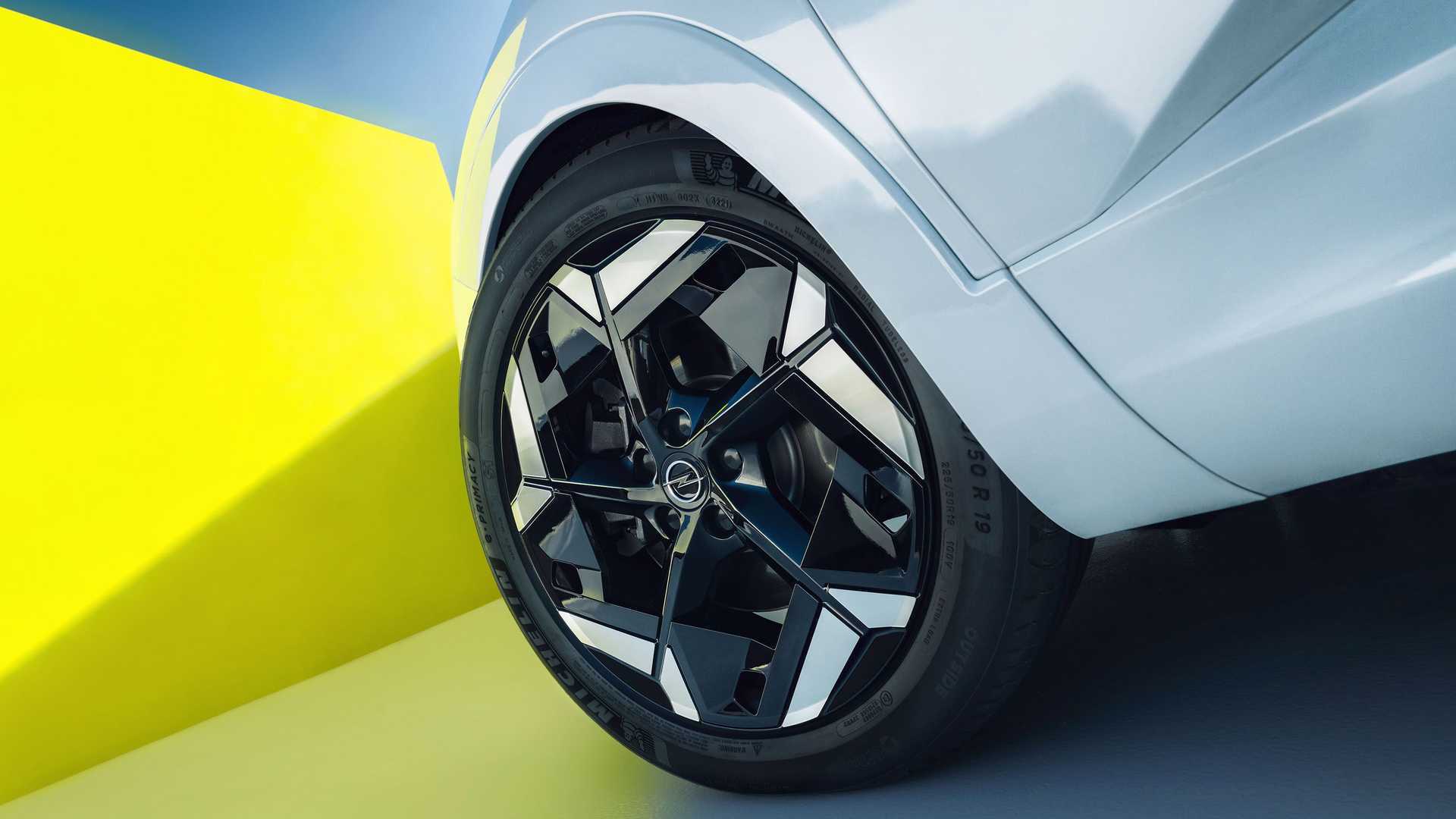 اوپل گرندلند؛ فرمولی جالب برای یک شاسی بلند ساده، زیبا و قدرتمند(+عکس)