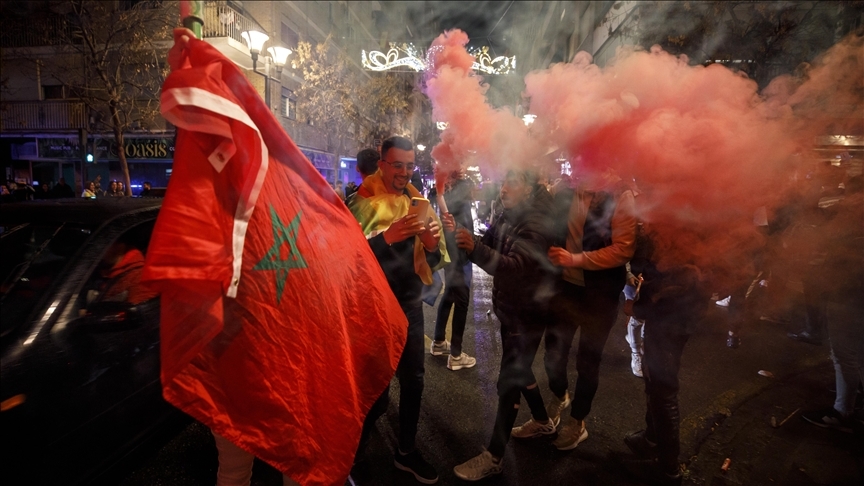 شادی مراکشی ها بعد از پیروزی تاریخی در جام جهانی (+عکس)