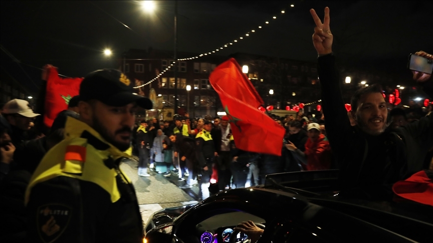 شادی مراکشی ها بعد از پیروزی تاریخی در جام جهانی (+عکس)