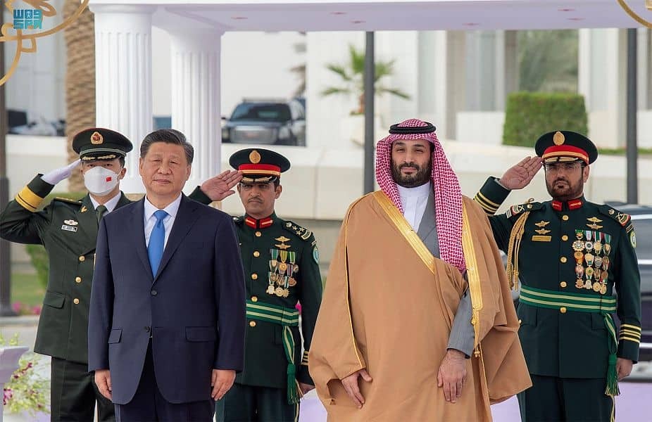 سفر رئیس جمهوری چین به سعودی (+عکس) / امضای توافقنامه شراکت استراتژیک  / رئیس جمهور چین: آغاز عصر جدید روابط با سعودی