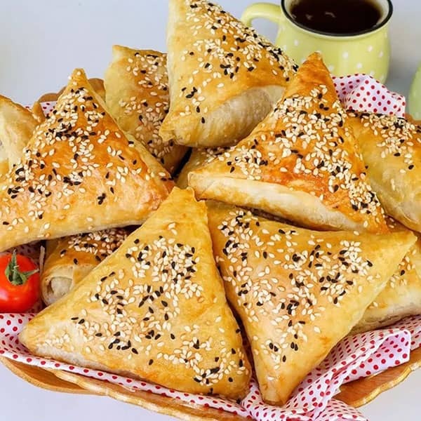 طرز تهیه بورک پنیر و جعفری