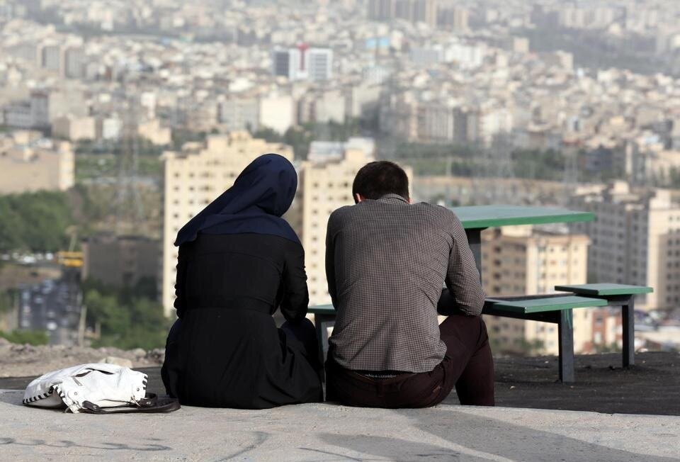 از ازدواج تشویقی به ازدواج فرمایشی! / «نمی‌شود از طرف حکومت برای ازدواج بخشنامه صادر کرد»