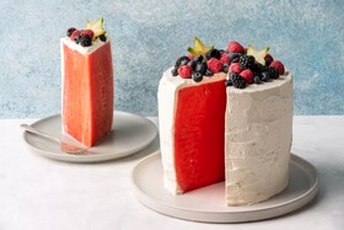 ببینید | تزیین کیک و دسر با تم هندوانه برای شب یلدا
