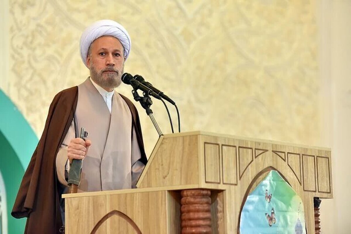 امام جمعه شیراز: «رهبری» مشخص می‌کند، کی حمله کنیم؟ کی بنشینیم؟ کی برخیزیم؟می‌گویند/ اگر رابطه ما با آمریکا بهم بخورد همه از گرسنگی می‌میریم اما جمعیت ایران افزوده شده