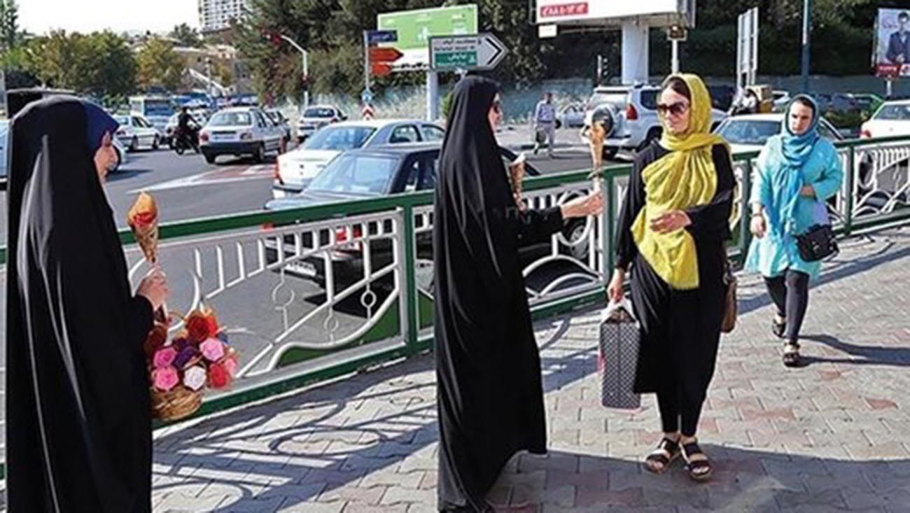 داستان ۹۰ سال مناقشه بر سر حجاب/ چگونه به مقطع کنونی درباره حجاب رسیده‌ایم؟